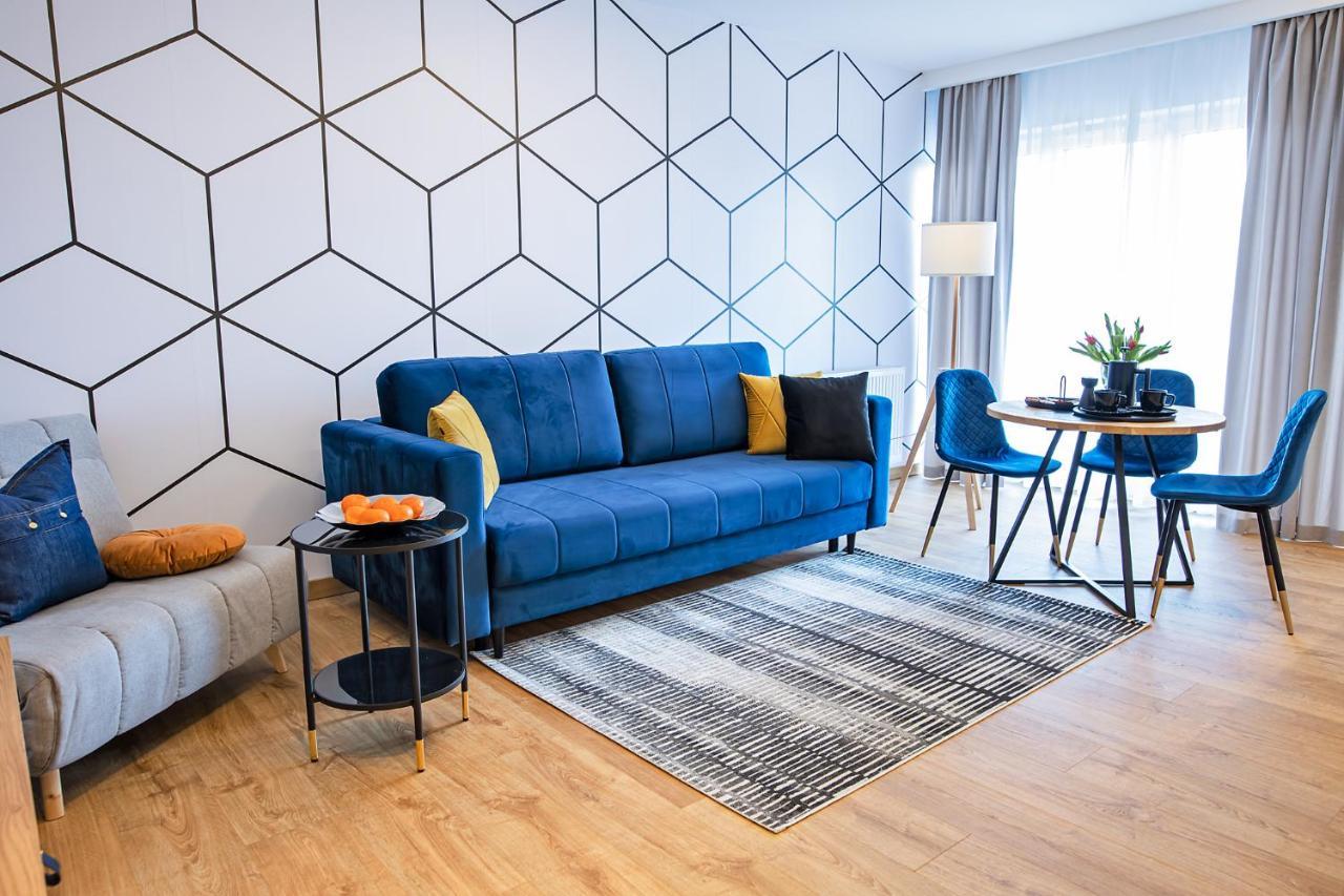 M Apartment *